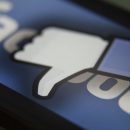 Facebook обвиняют в попытке «вылечить» гомосексуальность Facebook обвиняют в попытке «вылечить» гомосексуальность